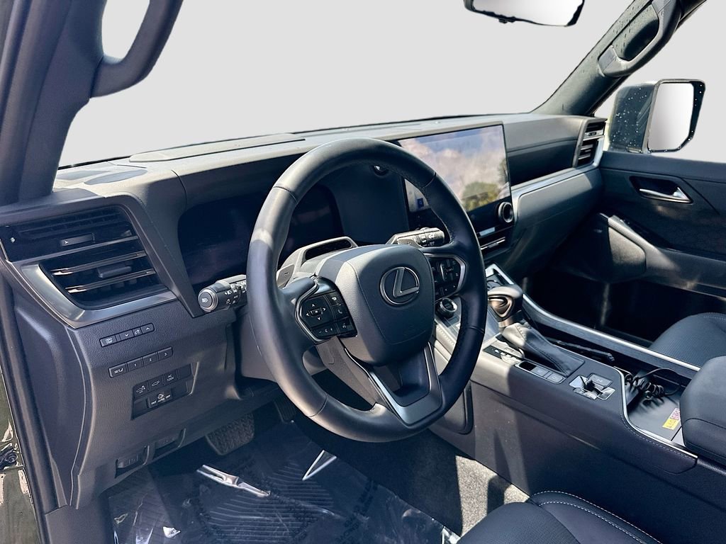 Used 2024 Lexus GX 550 w/ Cold Area Package AWD/4WD image 9