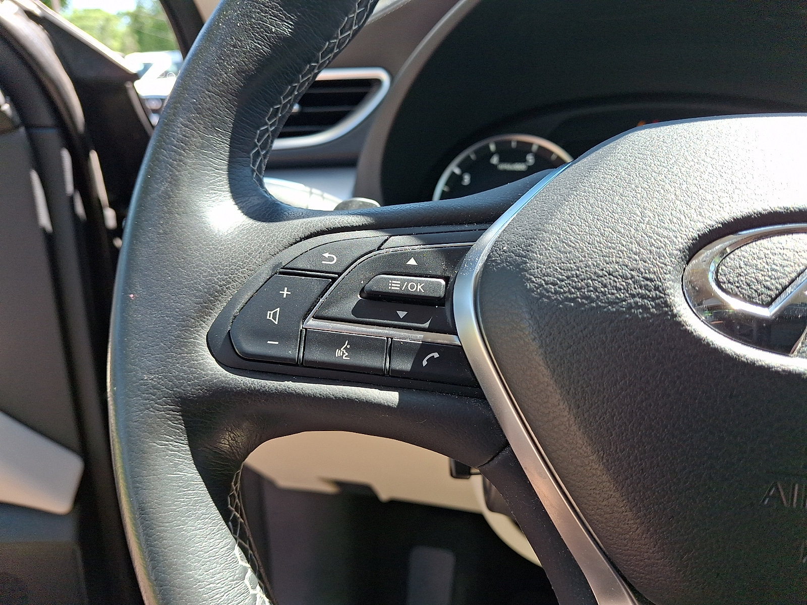 Used 2020 INFINITI QX50 Sensory w/ Proactive Package AWD/4WD image 21