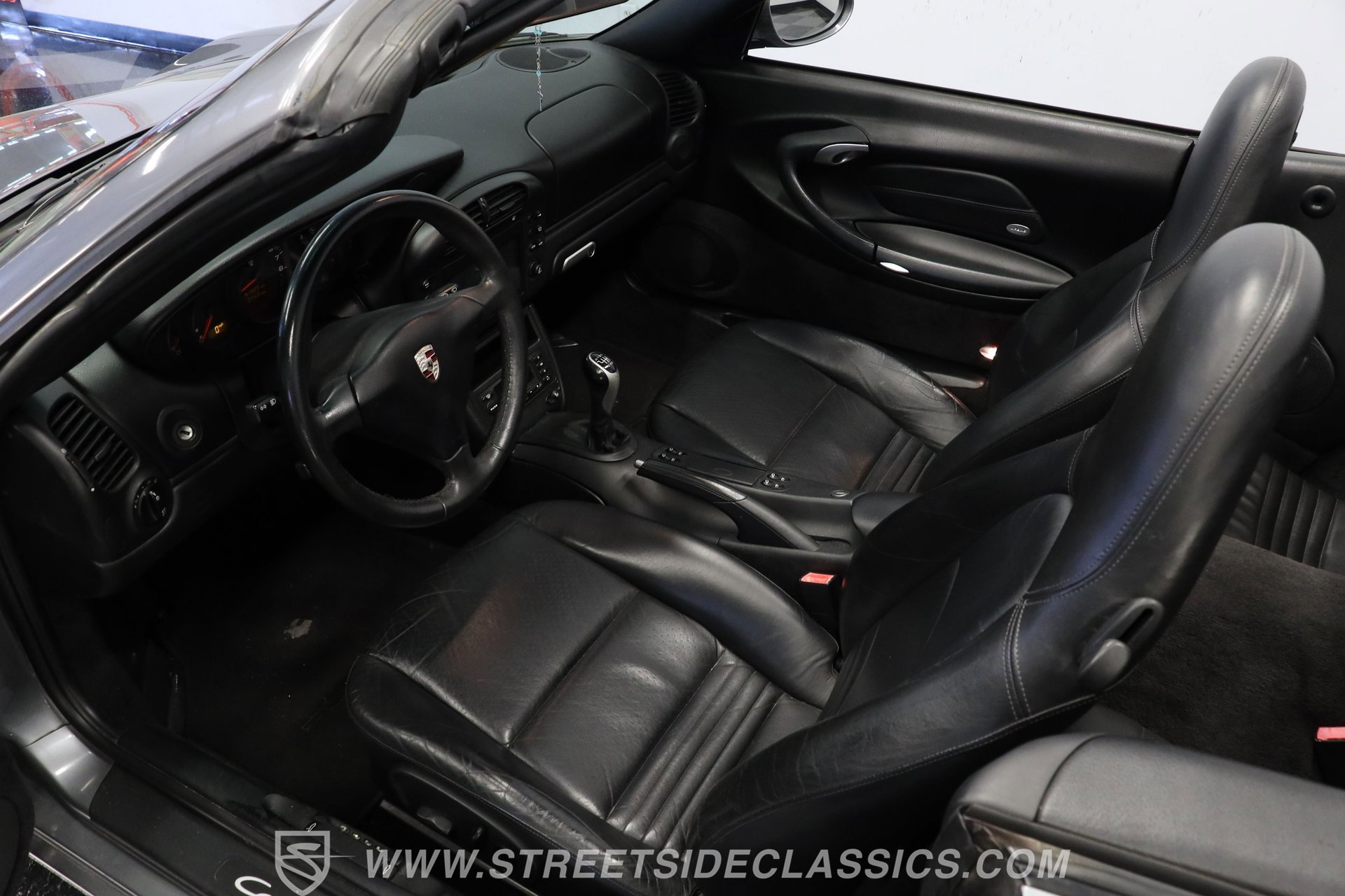 Used 2002 Porsche 911 Carrera 4 image 4