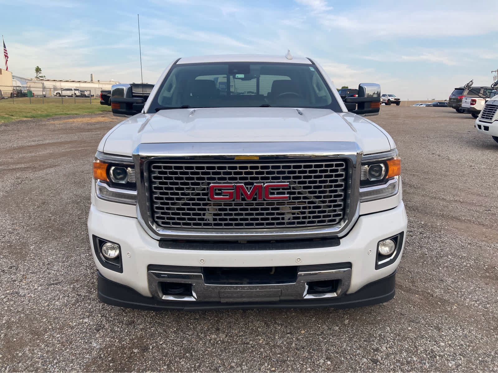 Used 2016 GMC Sierra 2500 Denali w/ Duramax Plus Package AWD/4WD image 10