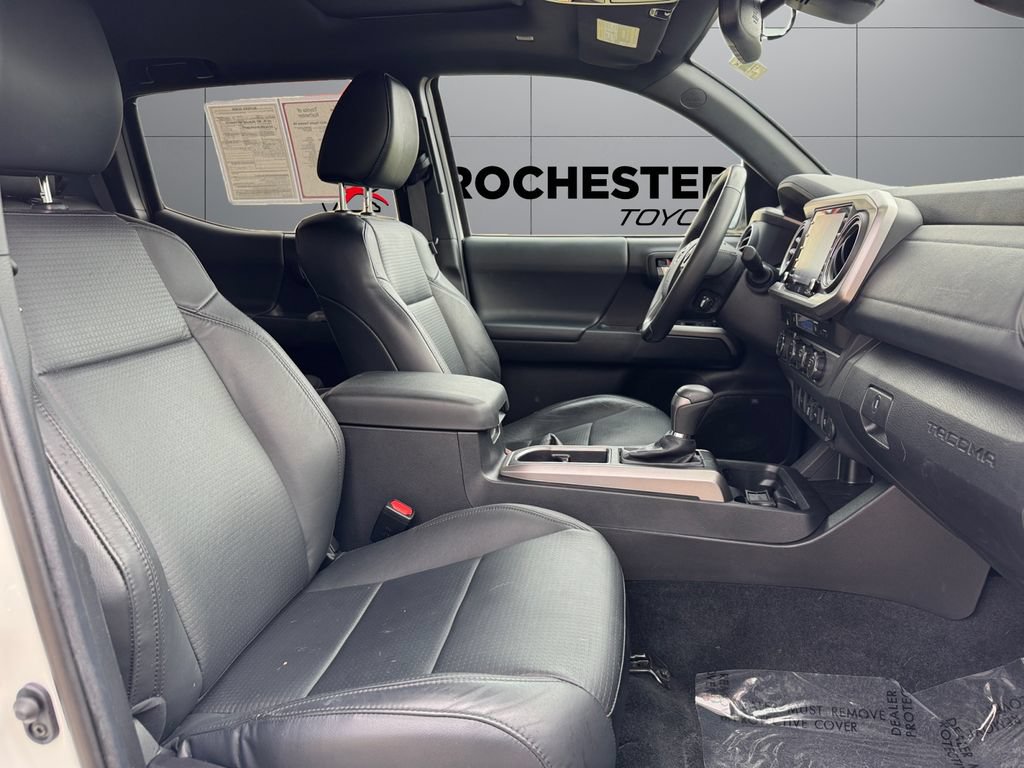 Certified 2022 Toyota Tacoma Limited AWD/4WD image 17