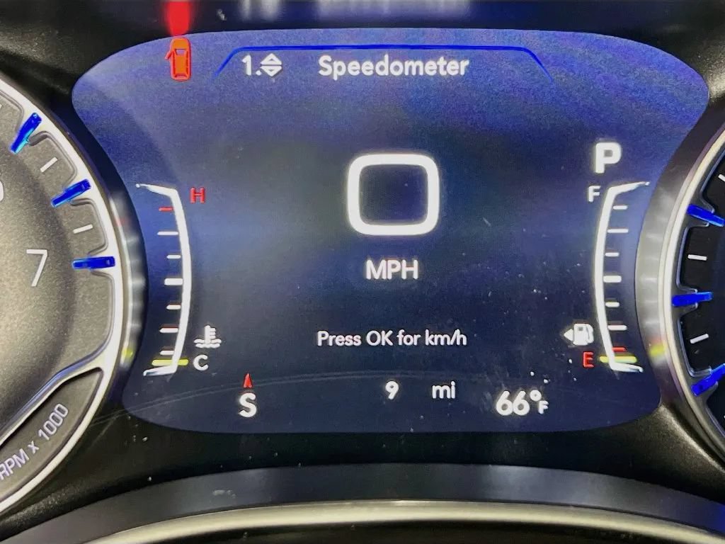 New 2027 Chrysler Pacifica Limited w/ Family Tech Group FWD image 13