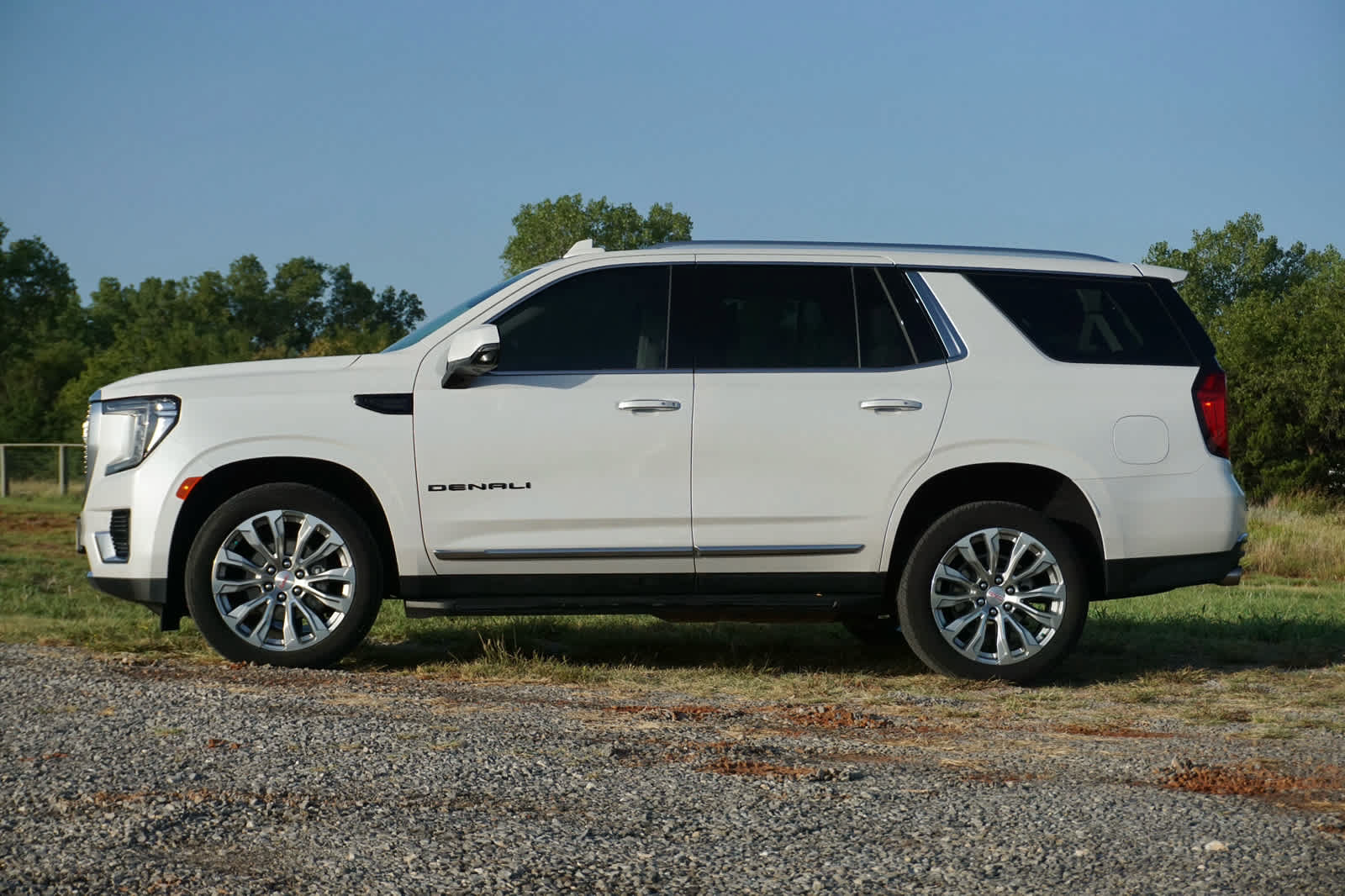 Used 2024 GMC Yukon Denali w/ LPO, Floor Liner Package AWD/4WD image 2