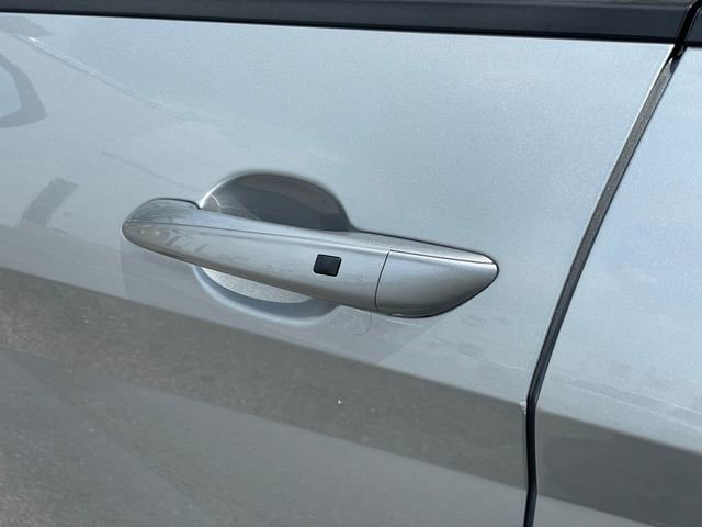 Used 2023 Hyundai Elantra SEL image 23