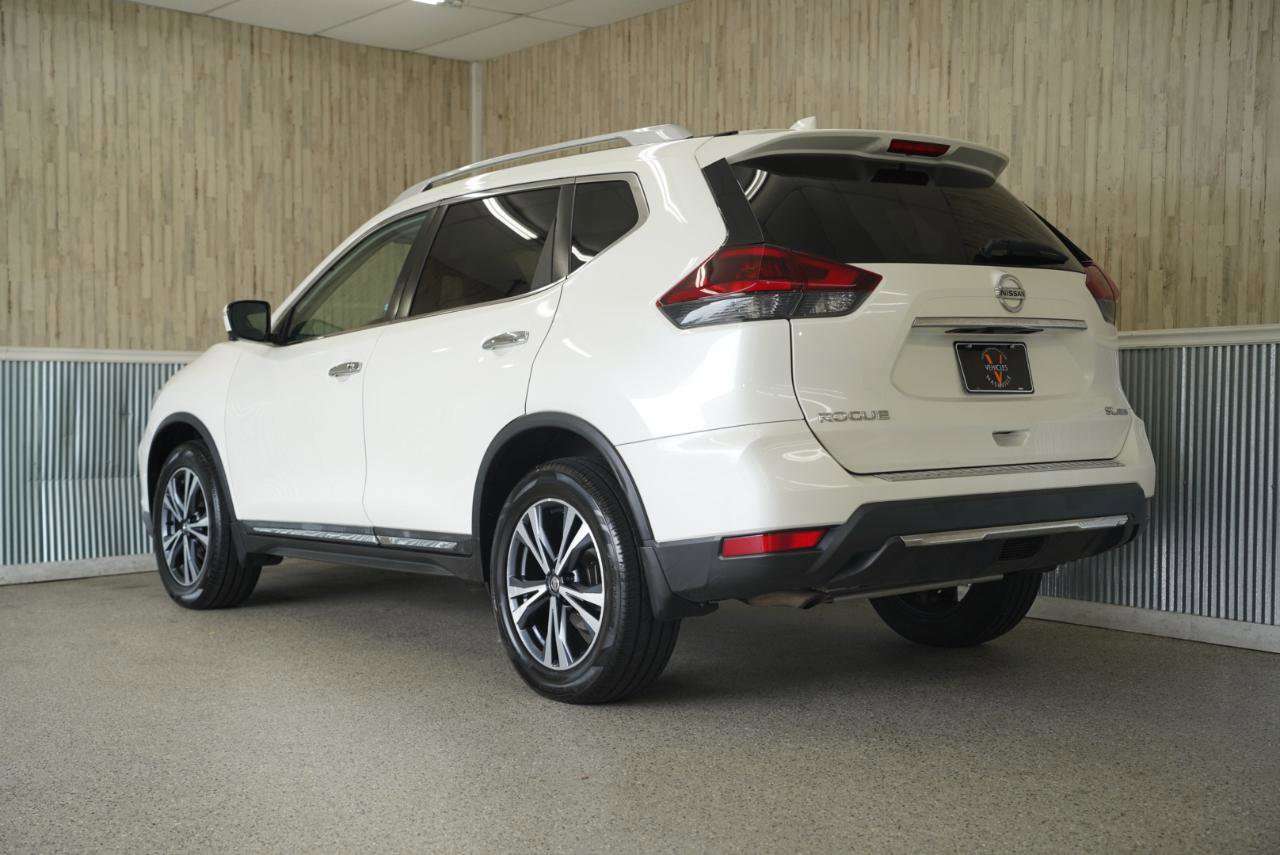 Used 2018 Nissan Rogue SL w/ Premium Package AWD/4WD image 7