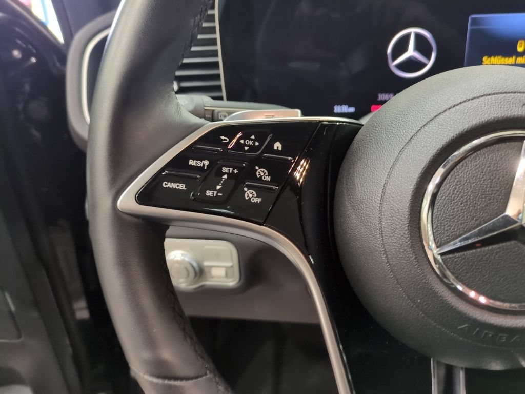 Used 2025 Mercedes-Benz GLE 350 4MATIC image 25