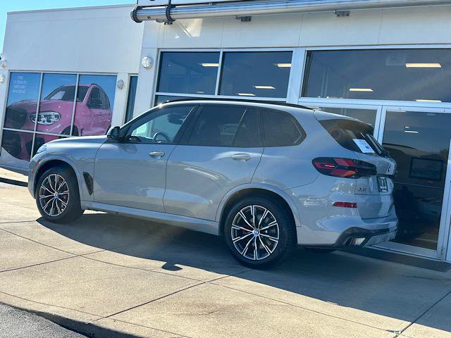 Used 2025 BMW X5 xDrive40i AWD/4WD image 6