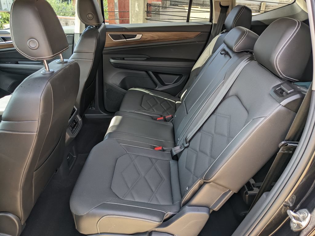 Certified 2024 Volkswagen Atlas SE FWD image 22
