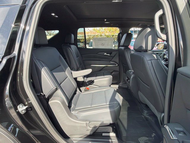 New 2027 Chevrolet Traverse LT w/ Sun and Wheel Package FWD image 33