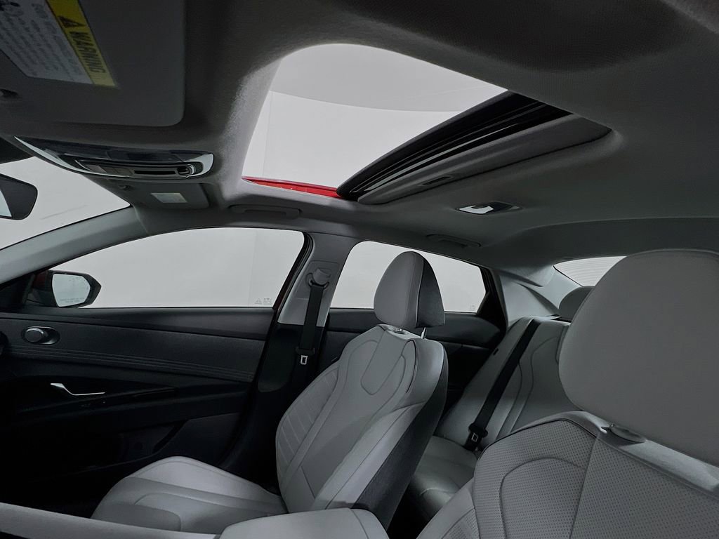 New 2025 Hyundai Elantra Limited image 21