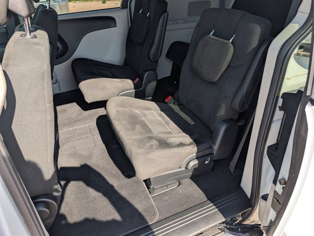 Used 2016 Dodge Grand Caravan SE FWD image 23
