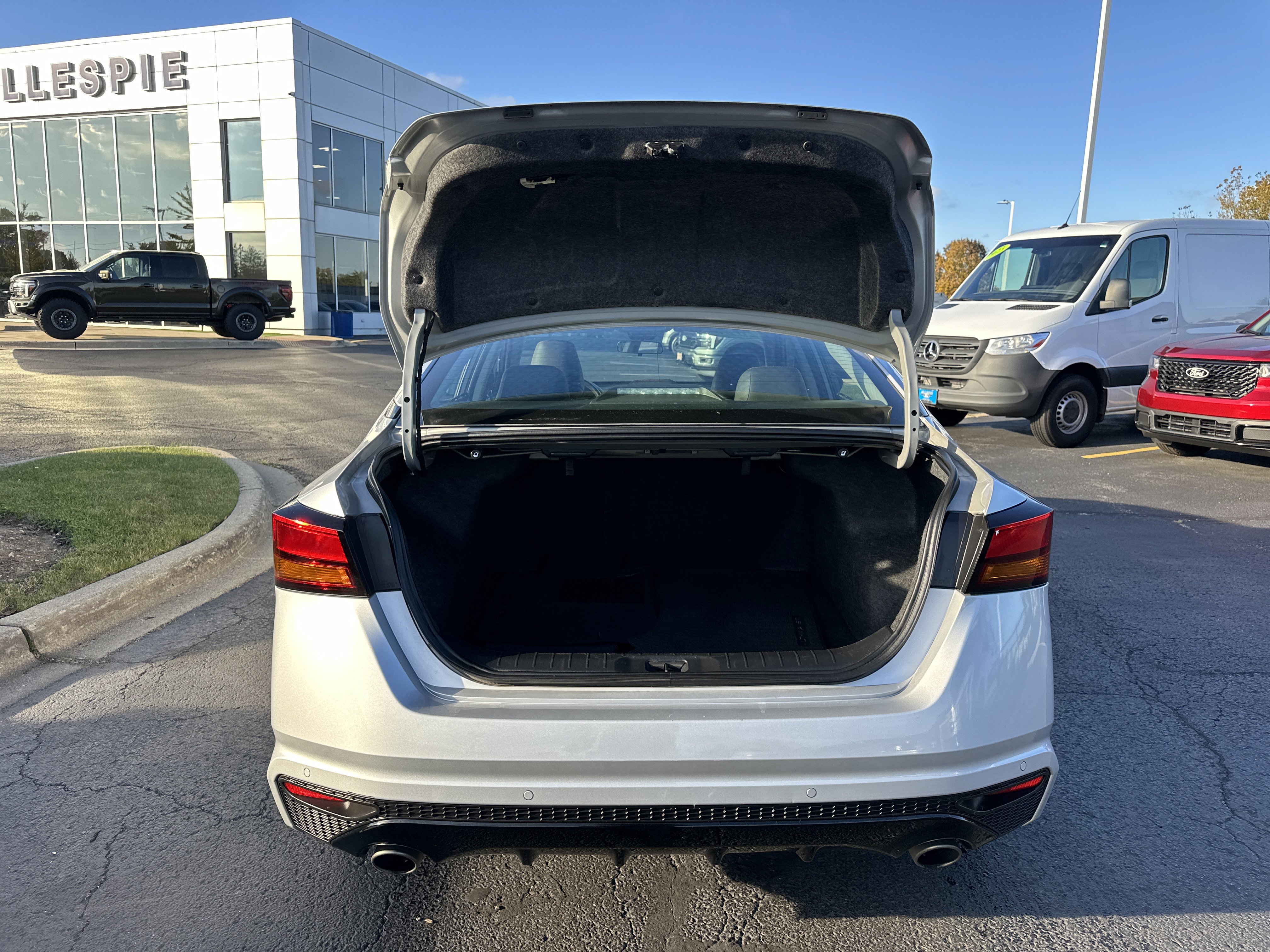 Used 2023 Nissan Altima 2.5 SR image 5