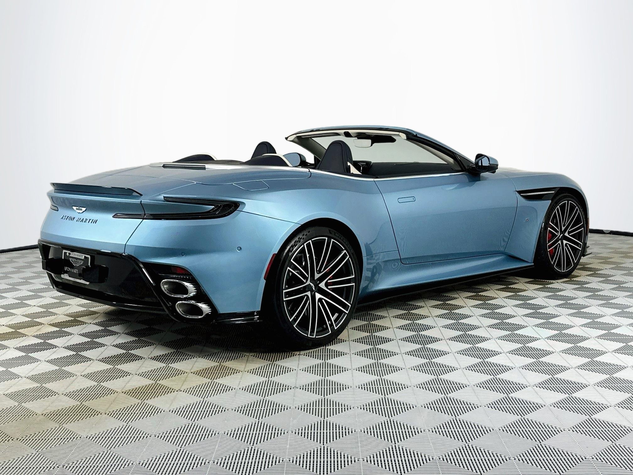 Used 2026 Aston Martin DB12 Convertible RWD image 15