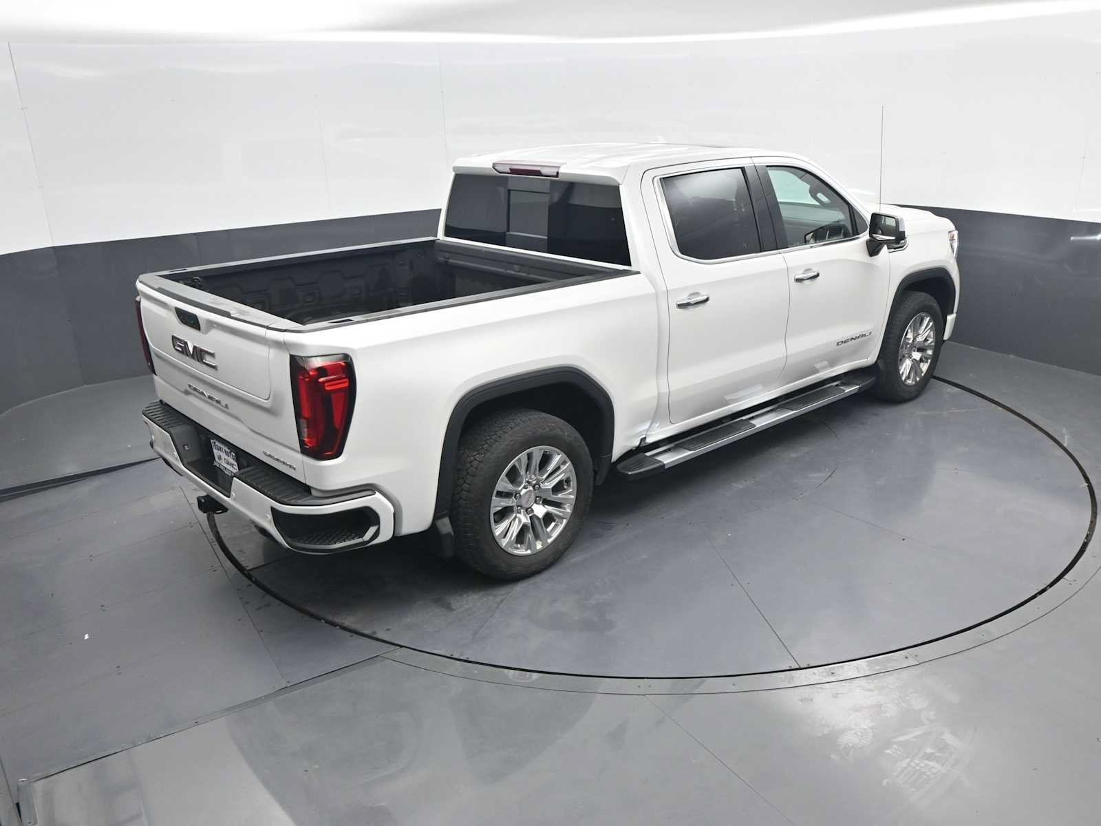 Used 2021 GMC Sierra 1500 Denali w/ Driver Alert Package II AWD/4WD image 44
