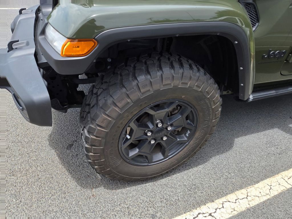 Used 2023 Jeep Gladiator Sport AWD/4WD image 4