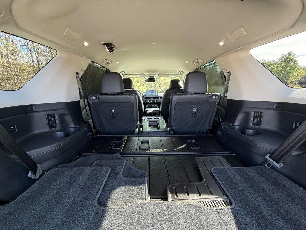 Used 2025 Honda Pilot EX-L image 12