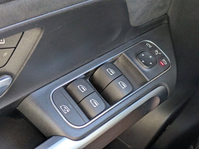 Used 2025 Mercedes-Benz GLB 35 AMG 4MATIC image 21