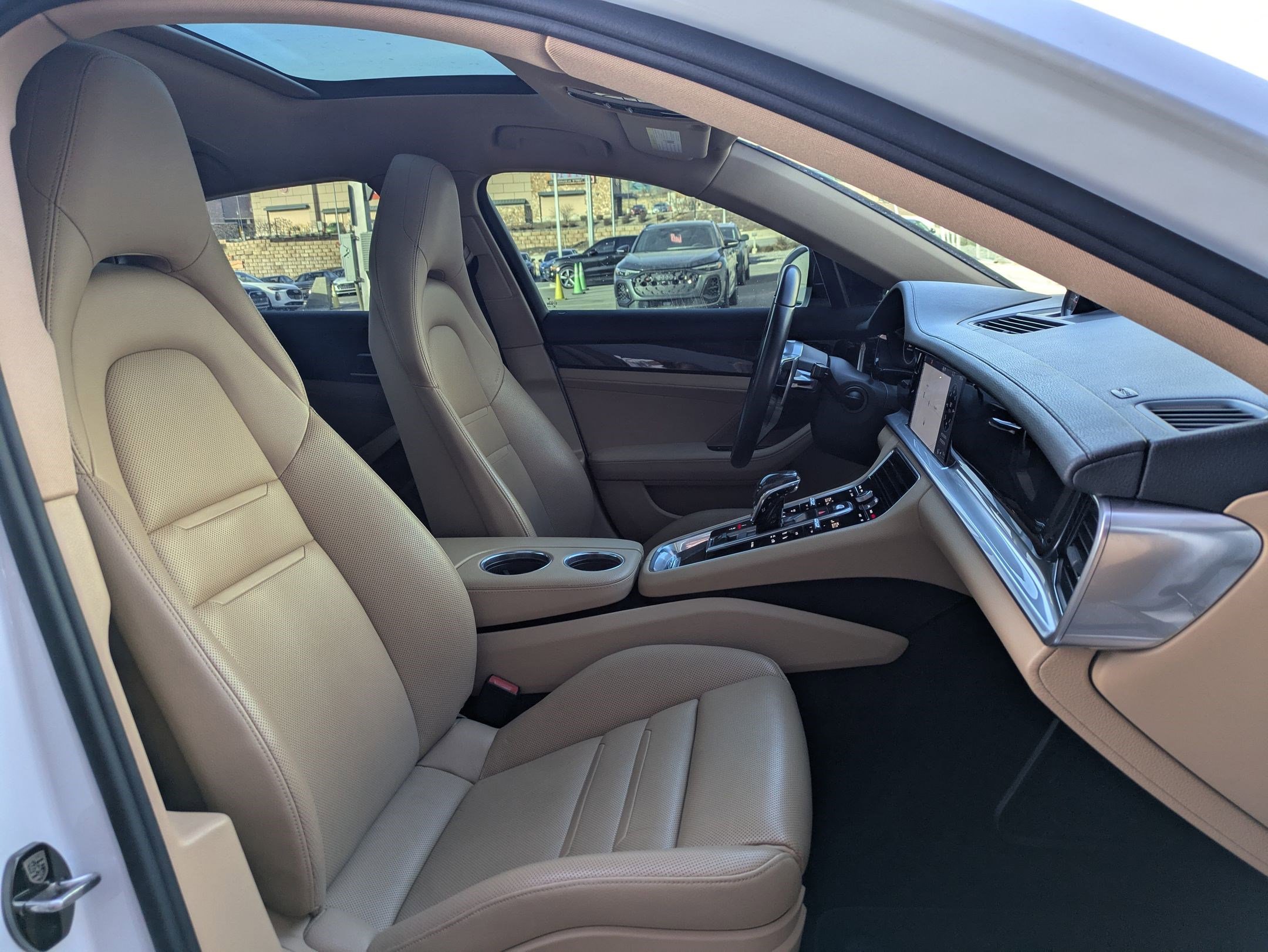 Used 2018 Porsche Panamera 4 image 28