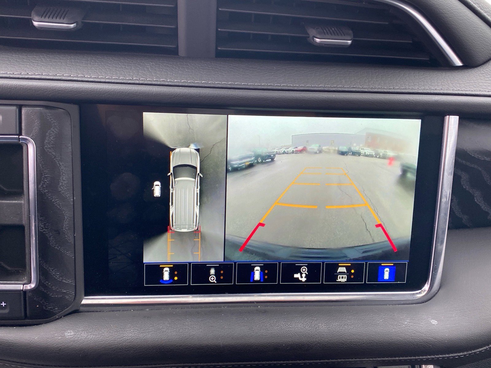 Used 2022 GMC Yukon Denali image 16