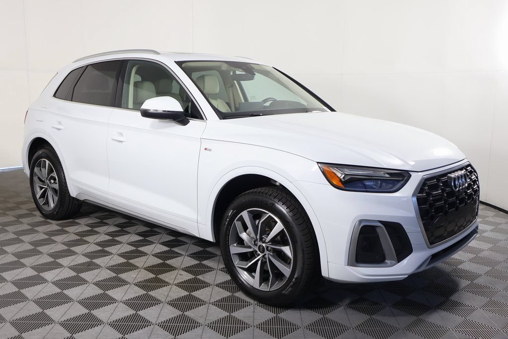 Certified 2023 Audi Q5 2.0T Premium Plus w/ Premium Plus Package AWD/4WD image 3