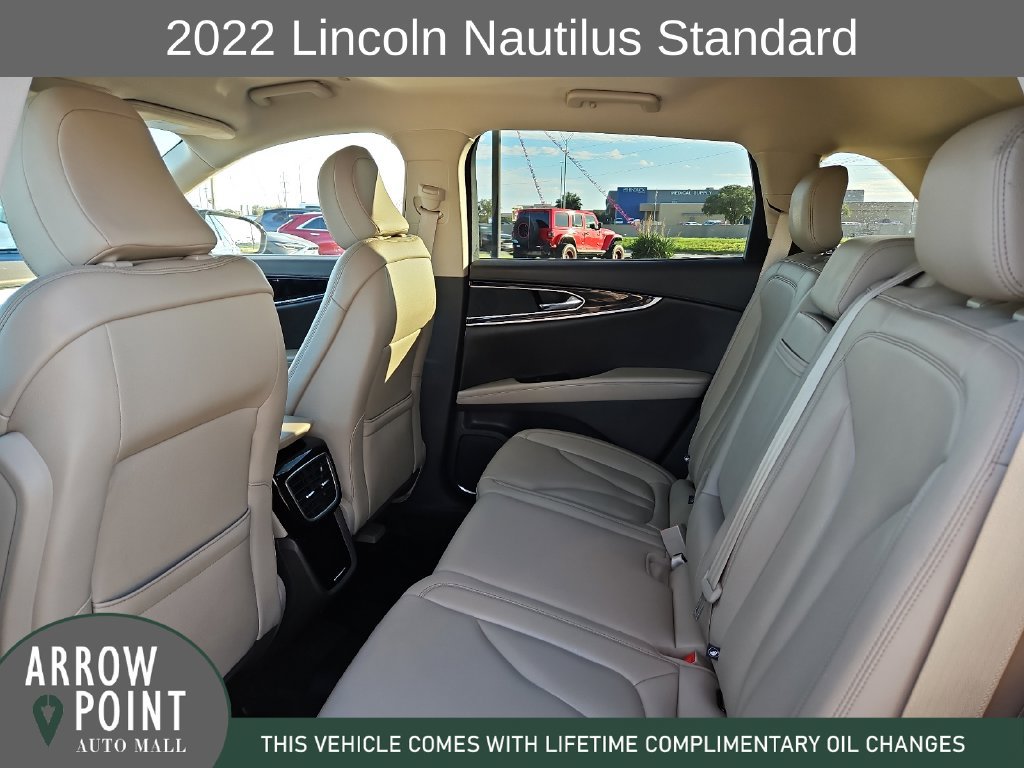 Used 2022 Lincoln Nautilus FWD w/ Premium Package image 18