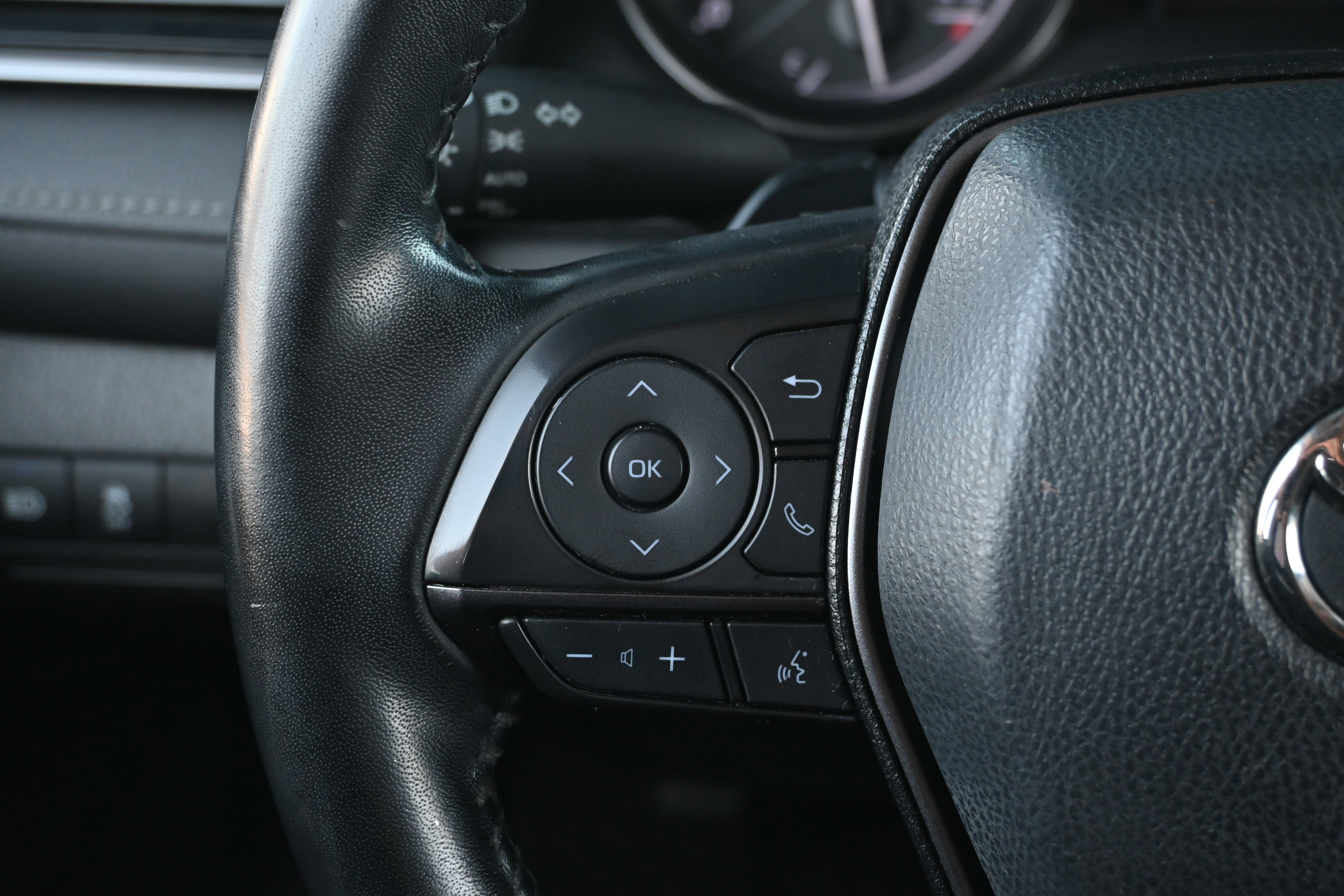 Used 2021 Toyota Camry SE w/ Convenience Package image 26