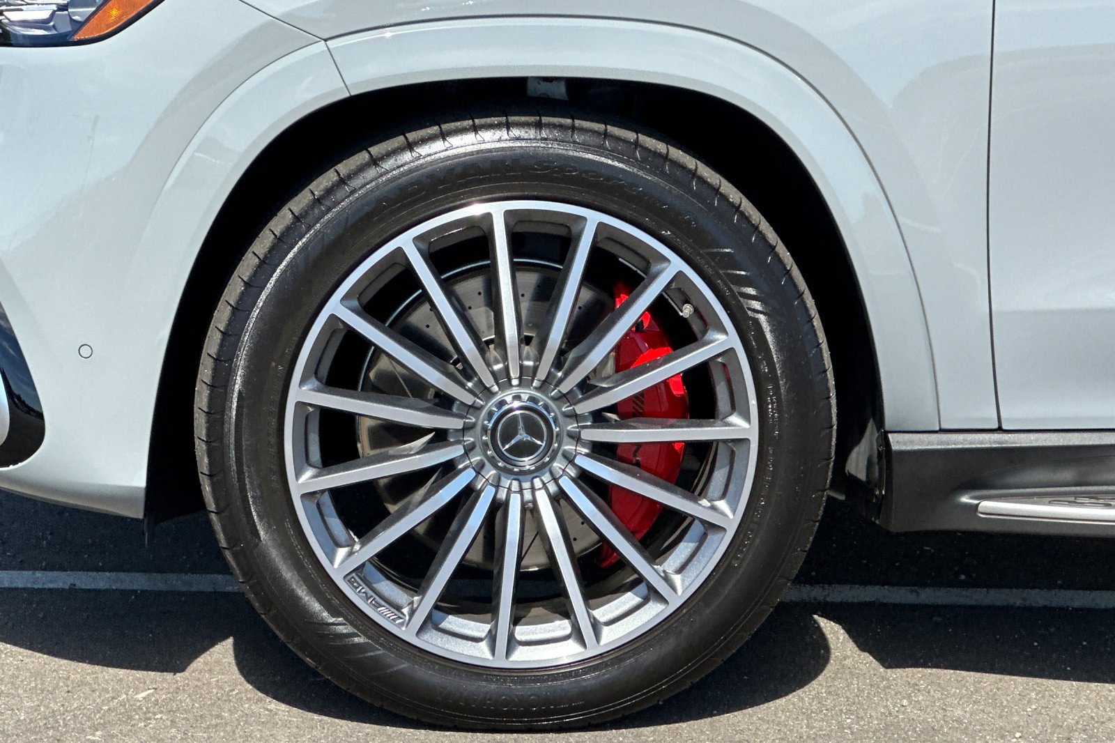 Used 2025 Mercedes-Benz GLS 63 AMG 4MATIC image 27