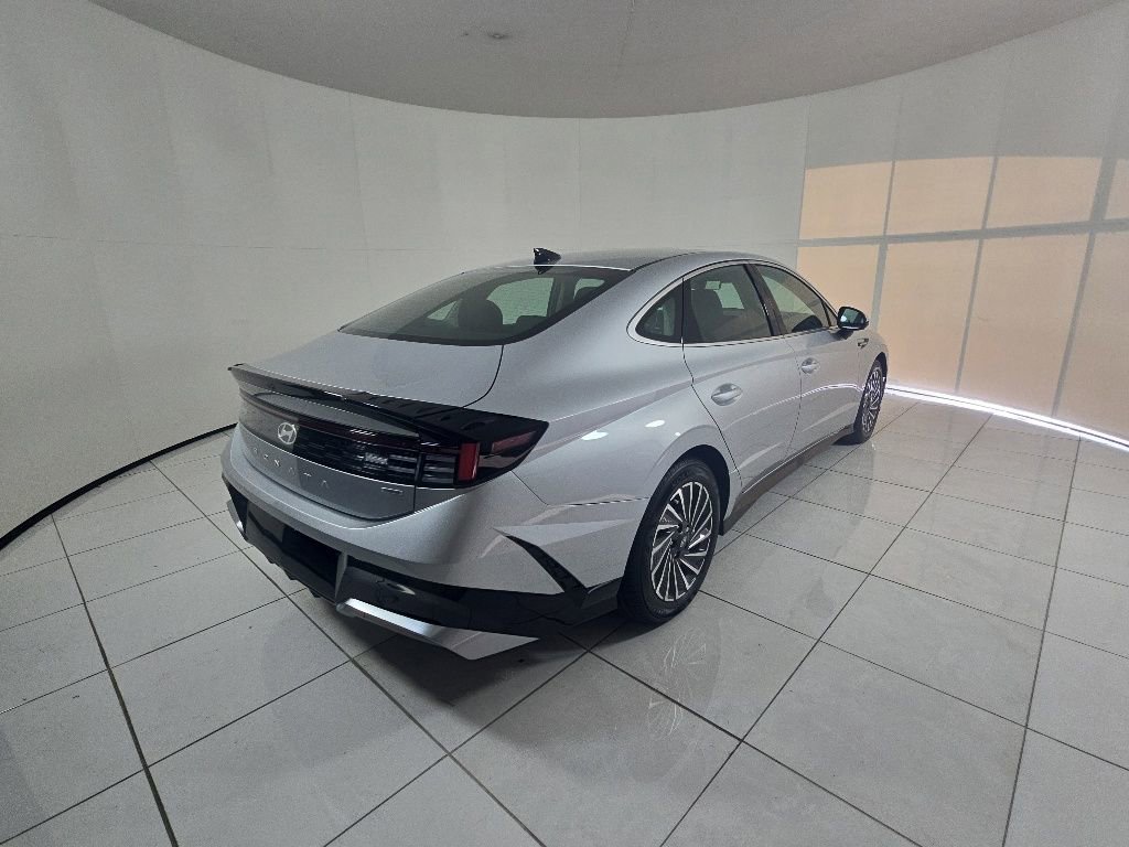 Used 2025 Hyundai Sonata SEL FWD image 5