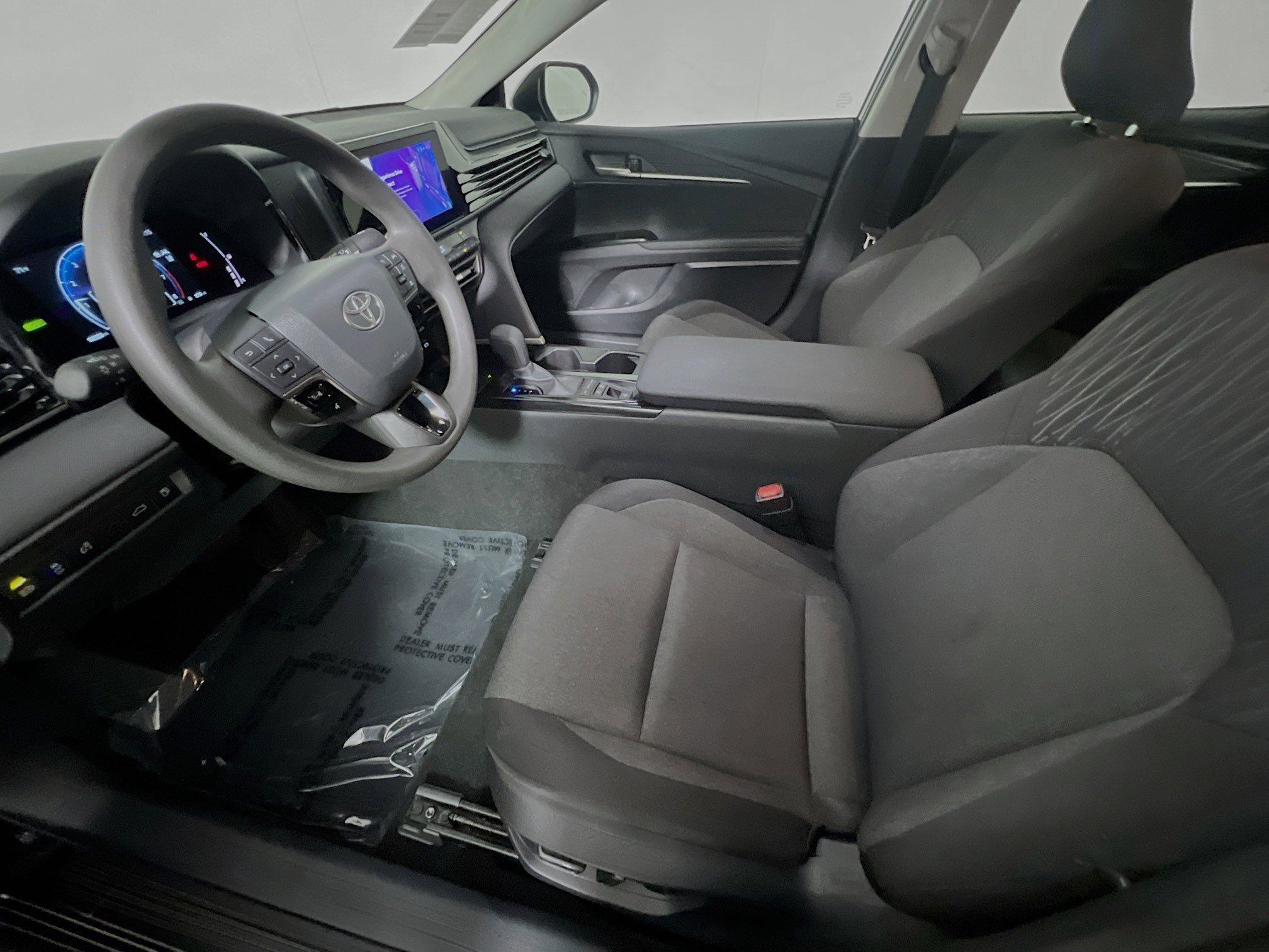 Used 2025 Toyota Camry LE w/ Convenience Package image 15