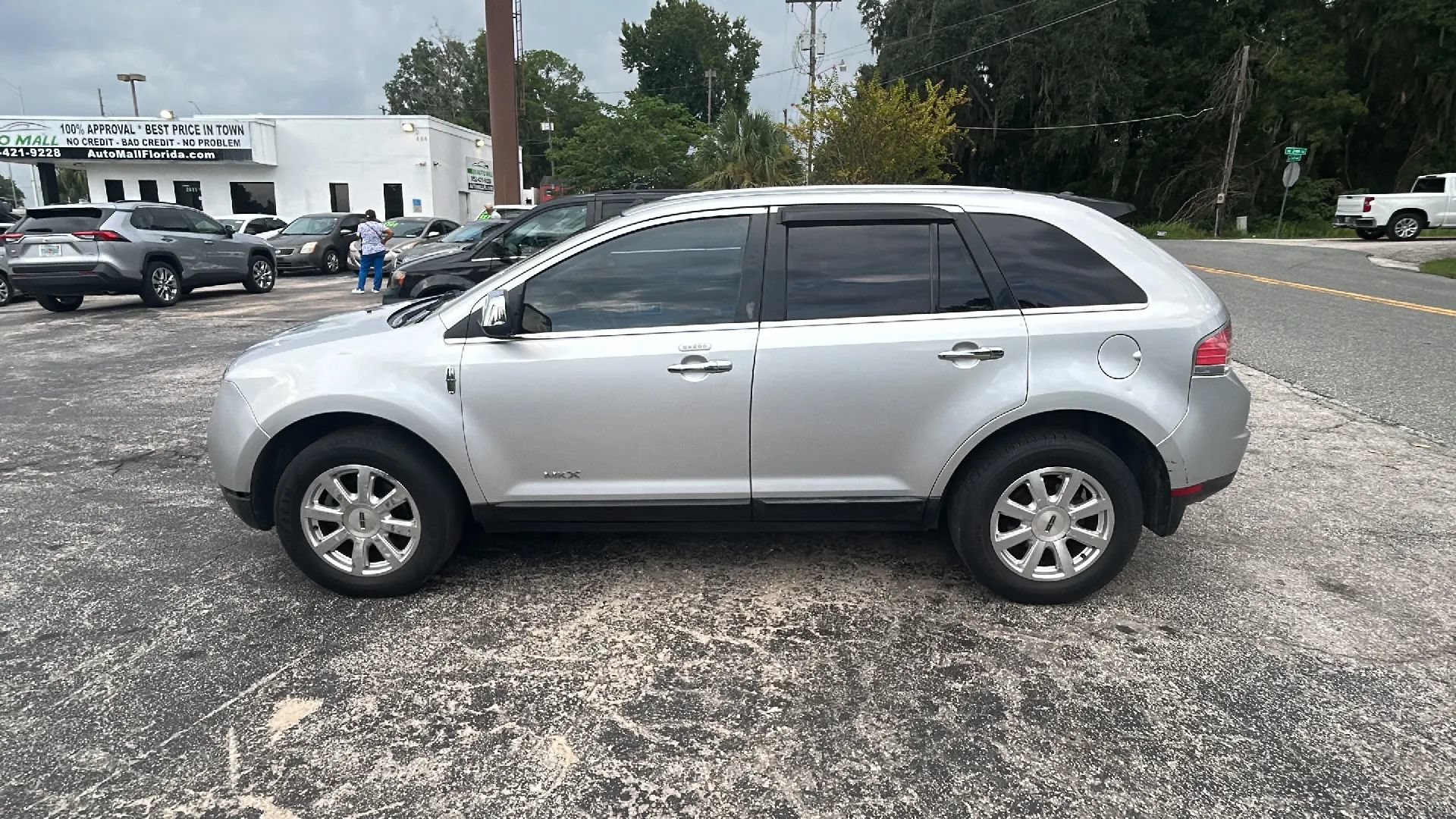 Used 2010 Lincoln MKX 2WD image 5