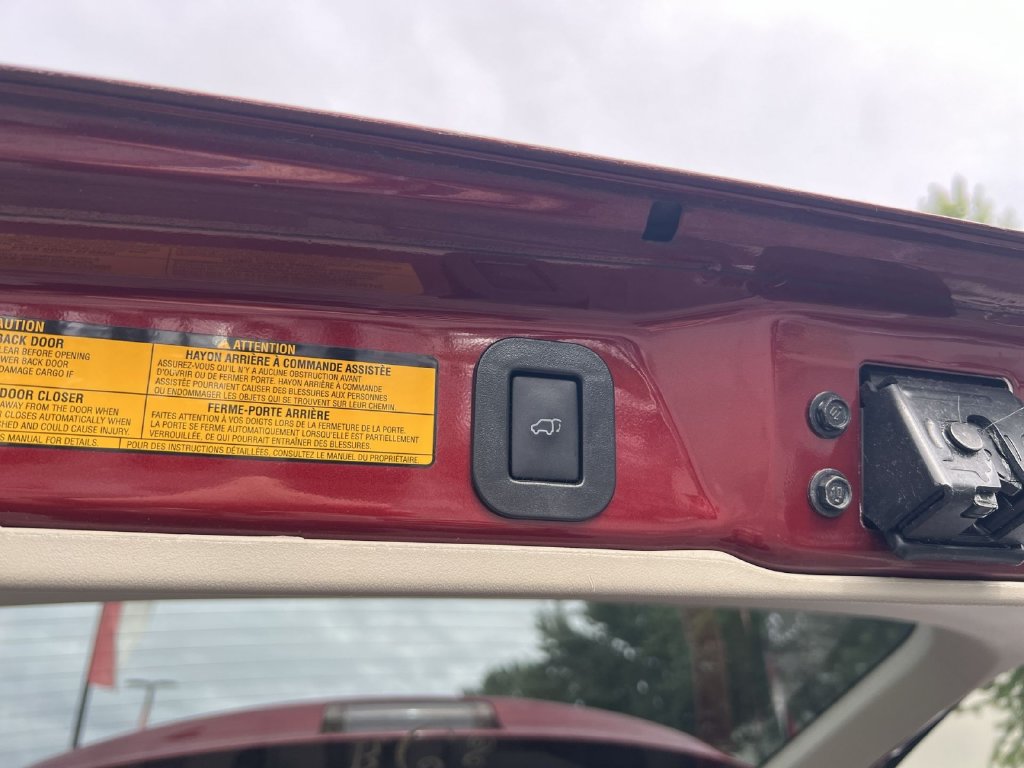 Used 2013 Toyota Sienna XLE w/ Entertainment Pkg FWD image 24