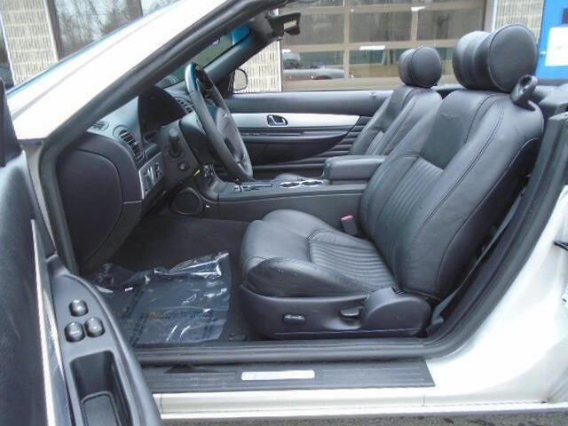 Used 2005 Ford Thunderbird Deluxe image 10