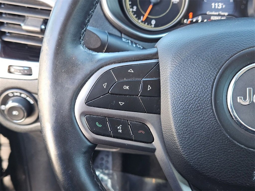 Used 2019 Jeep Cherokee Limited image 16