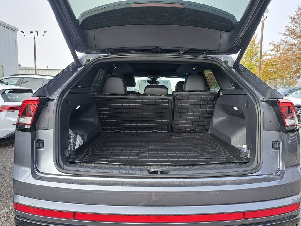 Used 2025 Volkswagen Atlas Cross Sport SEL R-Line image 26