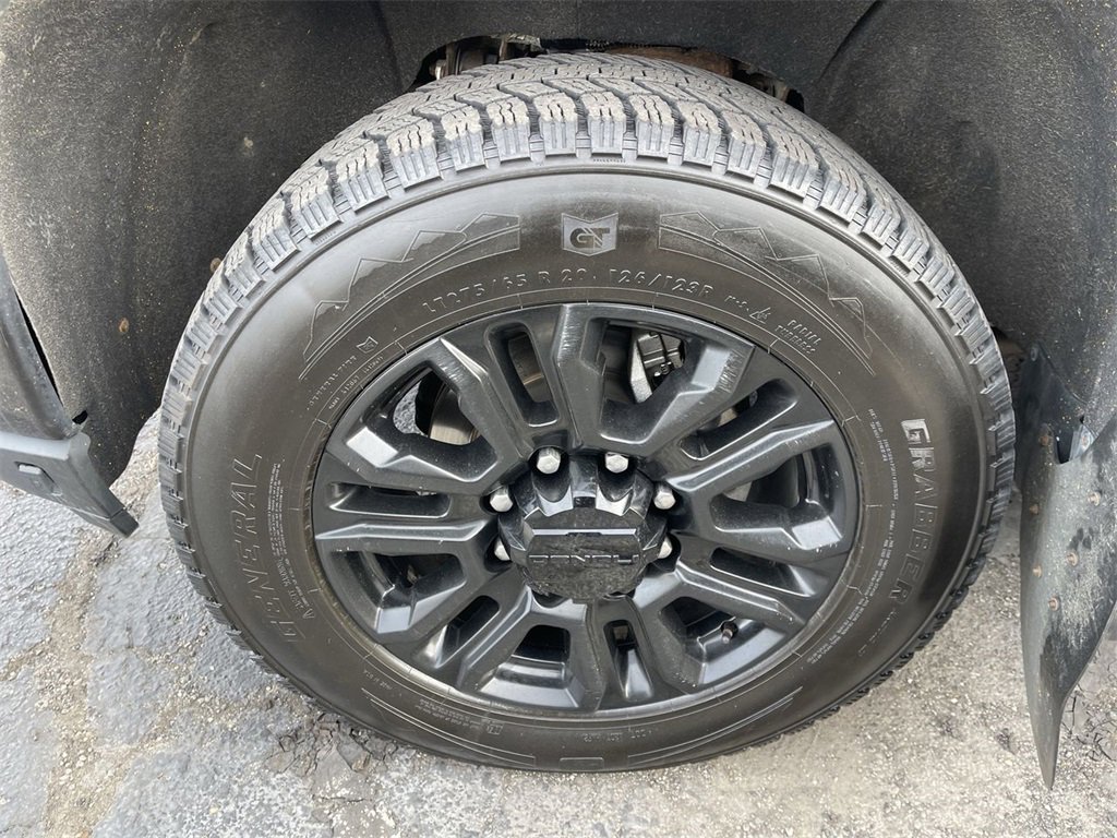 Used 2022 GMC Sierra 2500 Denali w/ Denali Black Diamond Edition image 2