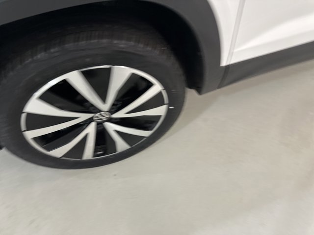 Certified 2023 Volkswagen Taos SE image 11