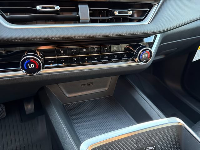 New 2027 Chevrolet Equinox LT w/ Convenience Package II FWD image 24