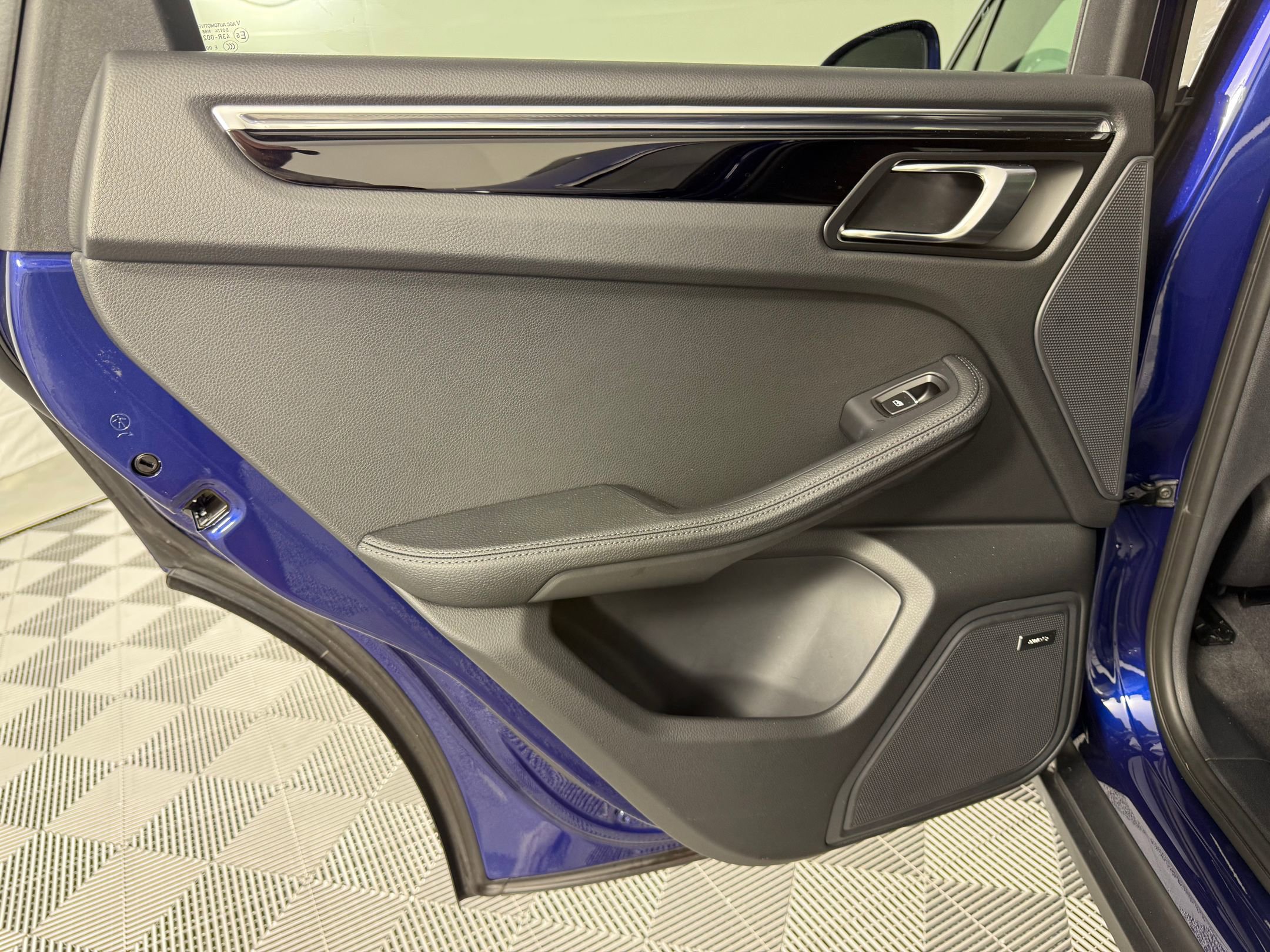 New 2025 Porsche Macan image 28