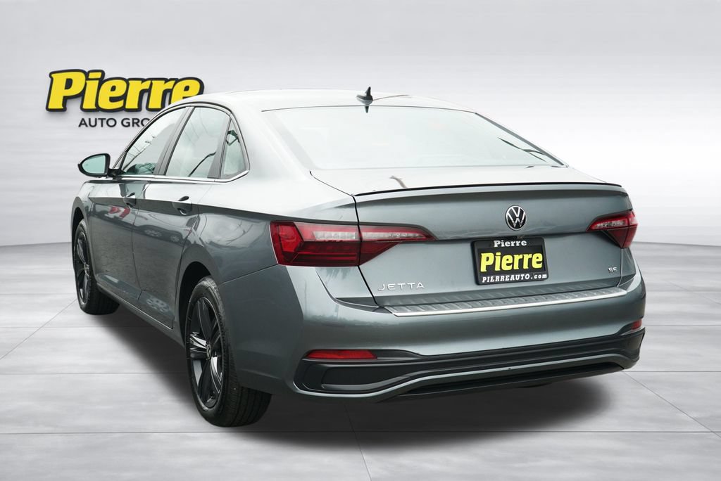 Used 2024 Volkswagen Jetta SE w/ Panoramic Sunroof Package FWD image 8