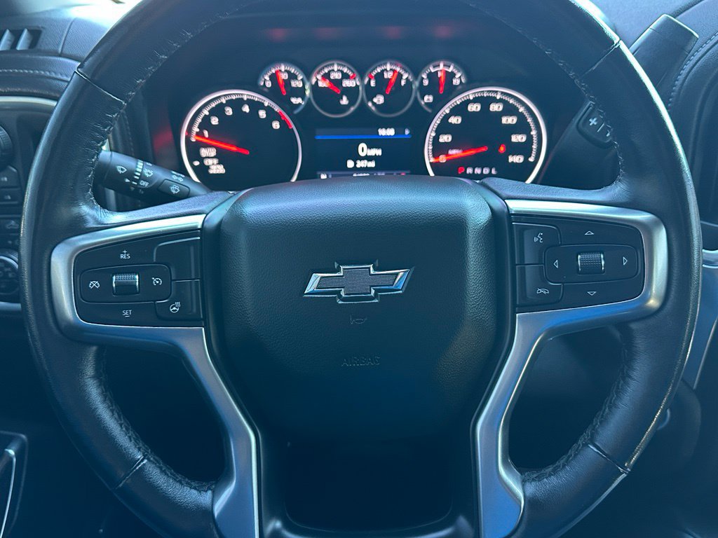 Used 2020 Chevrolet Silverado 1500 LT Trail Boss w/ Midnight Edition AWD/4WD image 32