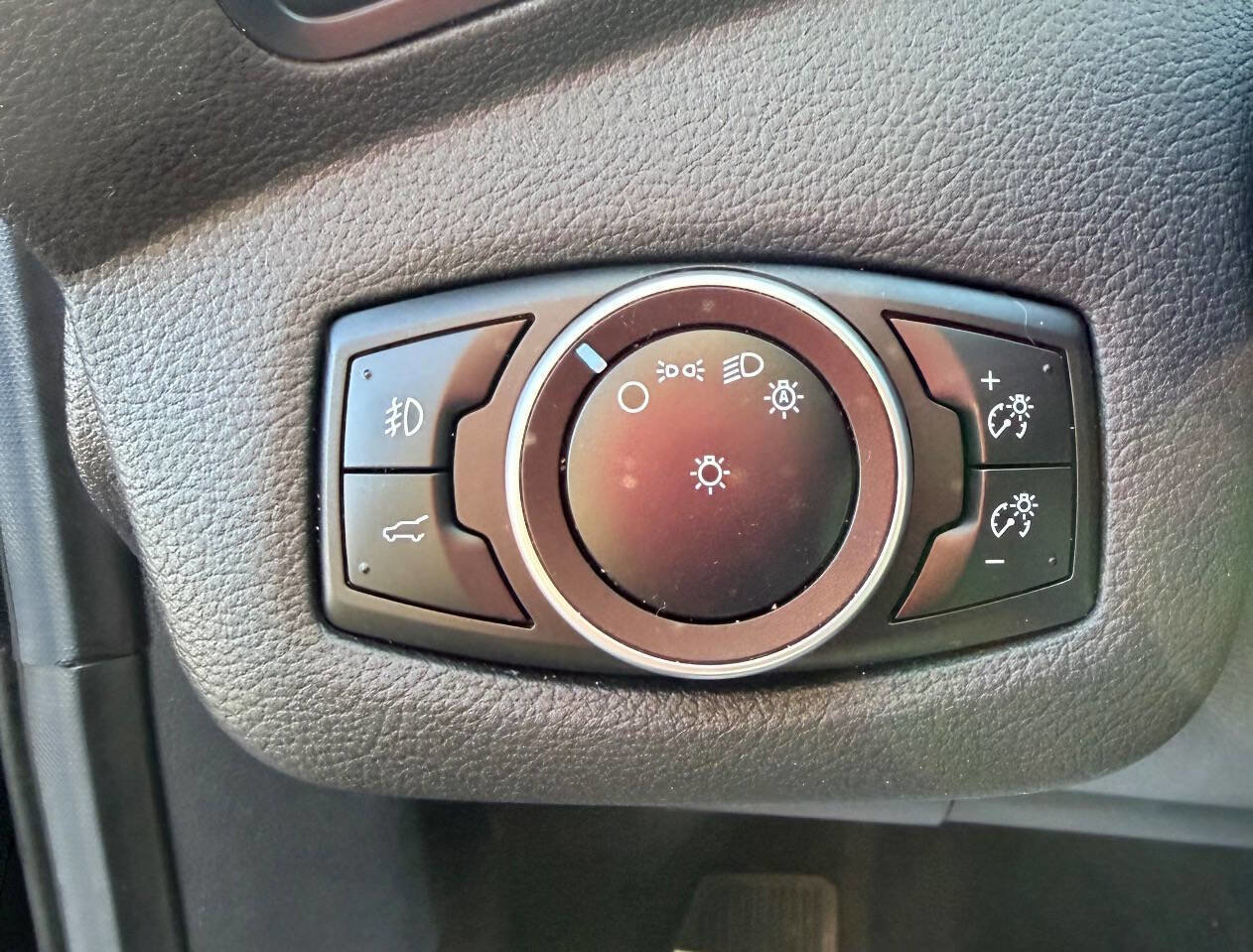 Used 2017 Ford Escape SE w/ SE Sport Appearance Package AWD/4WD image 17