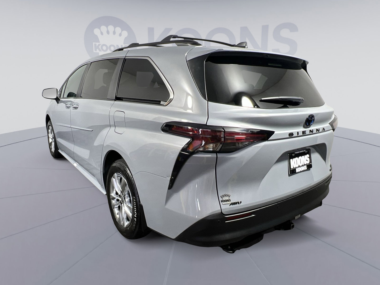 Used 2023 Toyota Sienna XLE Woodland Edition AWD/4WD image 8