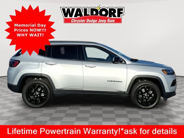 New 2025 Jeep Compass Latitude w/ Convenience Group AWD/4WD image 2