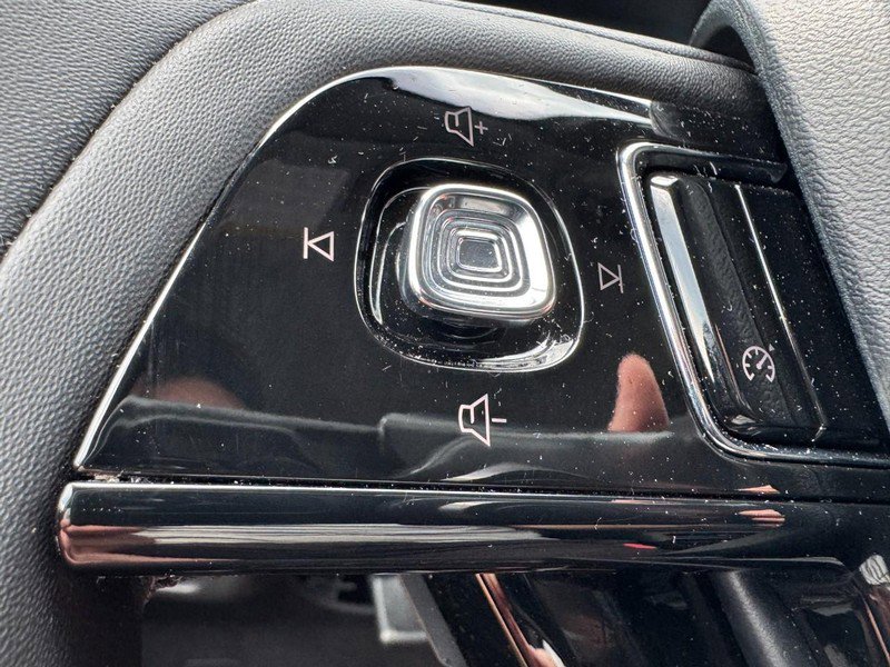 Used 2022 Lincoln Corsair Standard AWD w/ Equipment Group 101A image 18