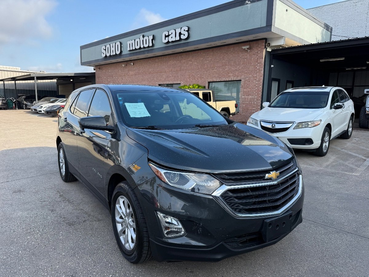 Used 2020 Chevrolet Equinox LT w/ Driver Convenience Package FWD image 2