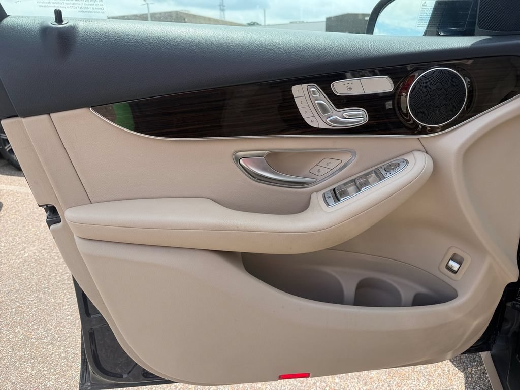Used 2021 Mercedes-Benz GLC 300 image 15