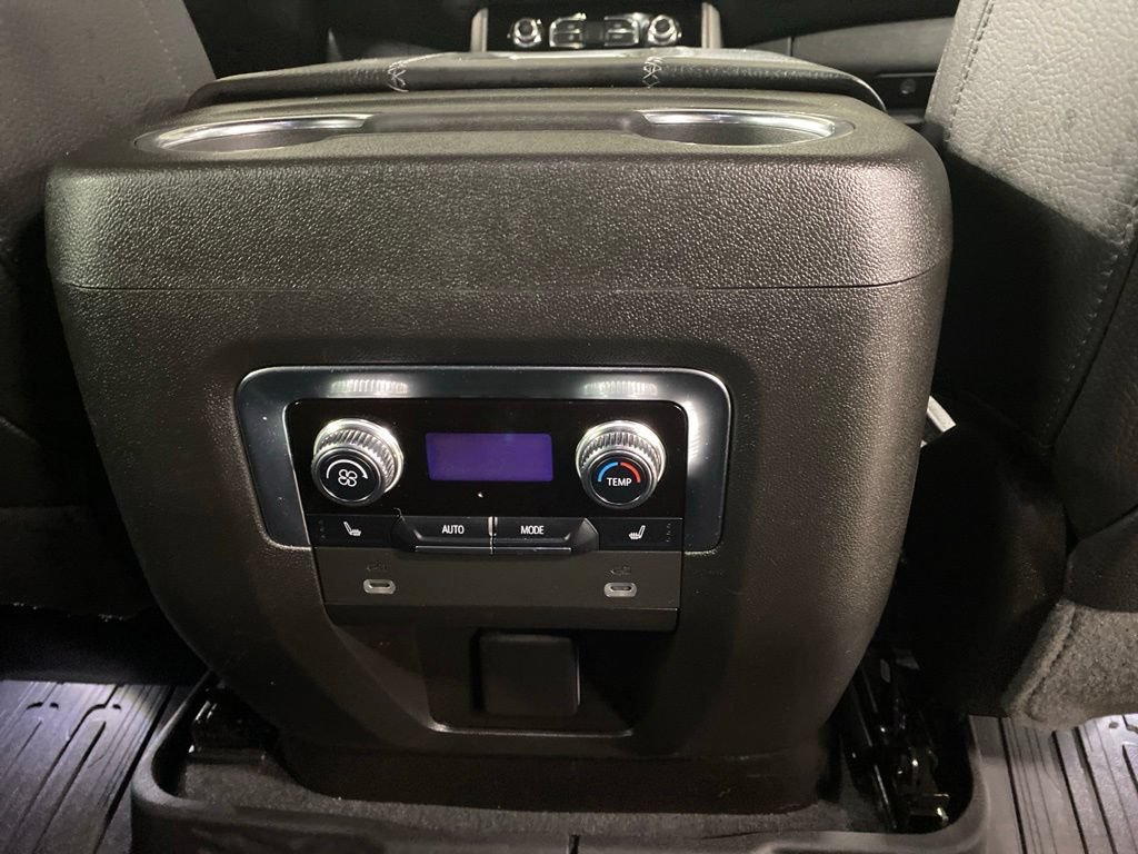 Used 2022 GMC Yukon XL Denali AWD/4WD image 23