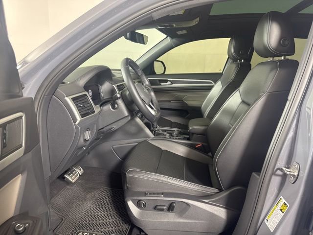 Used 2022 Volkswagen Atlas Cross Sport SEL R-Line AWD/4WD image 11