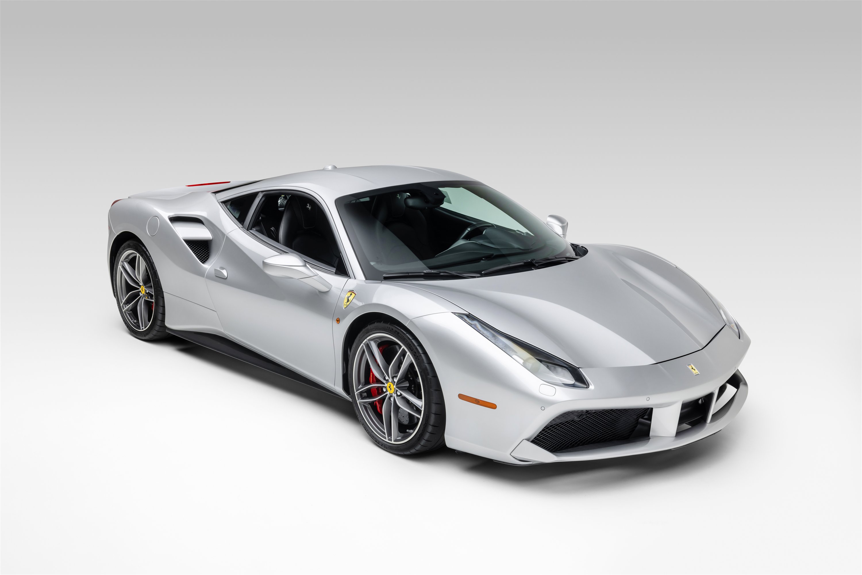 Certified 2018 Ferrari 488 GTB RWD image 11