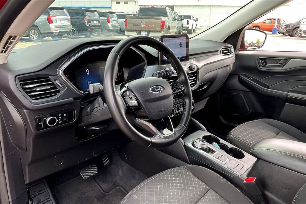 Used 2023 Ford Escape Active w/ Cold Weather Package FWD image 13